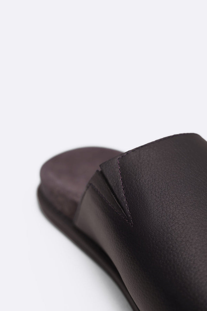 BROWN TOE LOOP LEATHER SLIDES