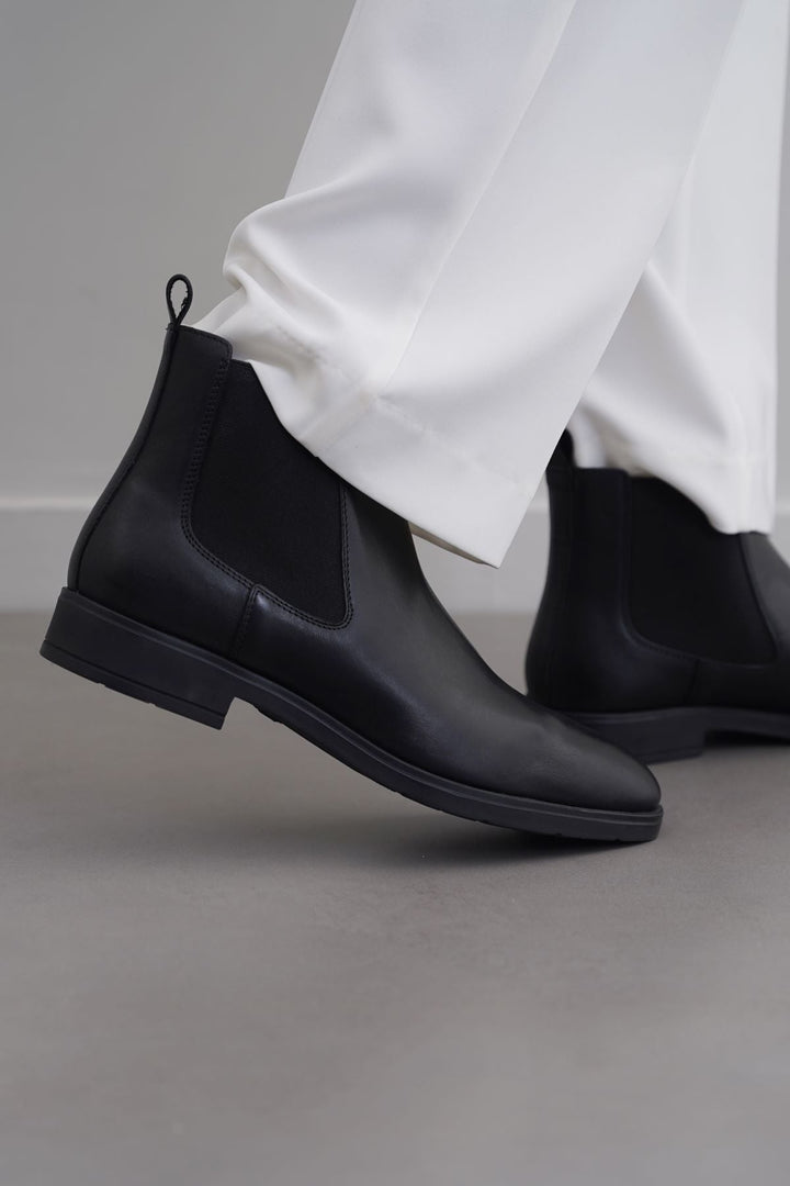 BLACK CLASSIC LEATHER CHELSEAS