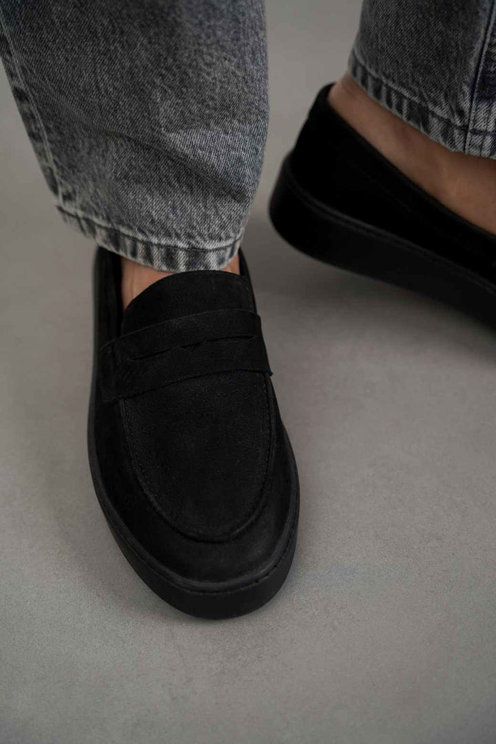 ALL BLACK LEATHER PENNY LOAFERS