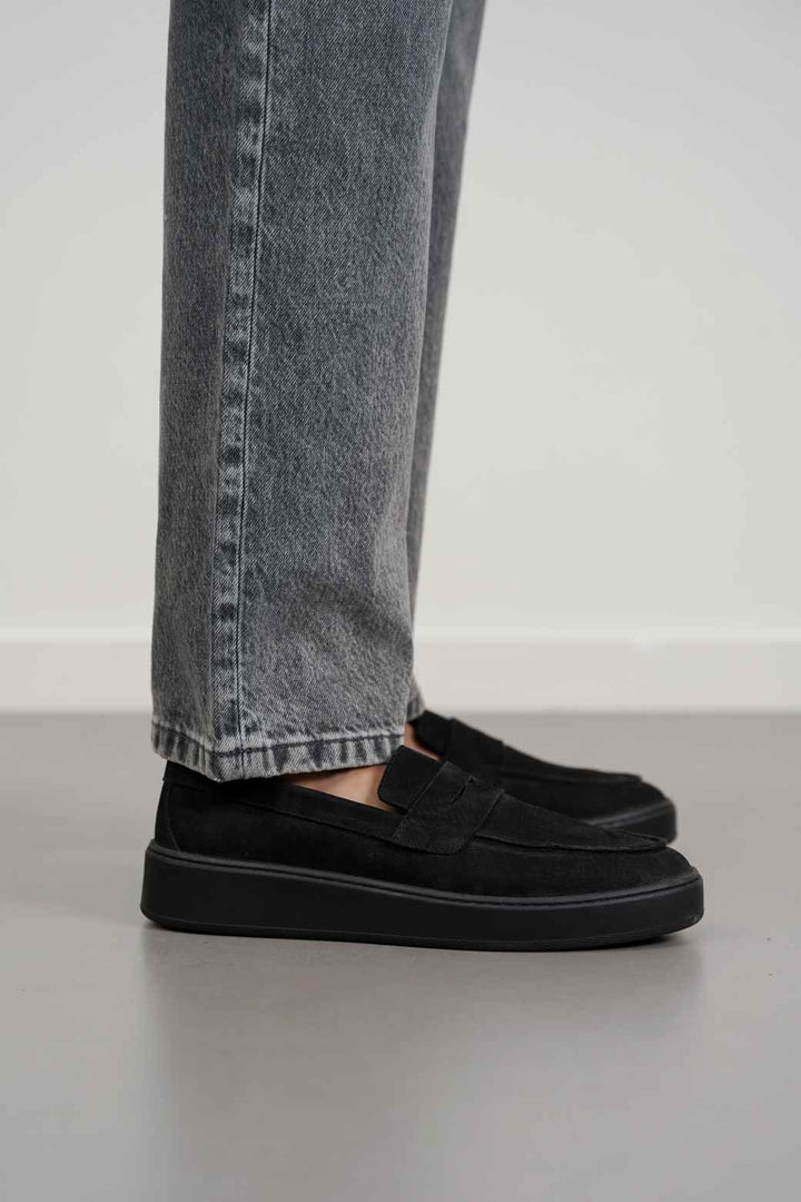 ALL BLACK LEATHER PENNY LOAFERS