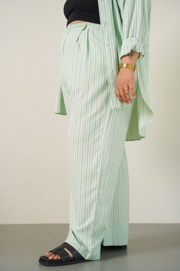 GREEN CURVE STRIPED PANTS