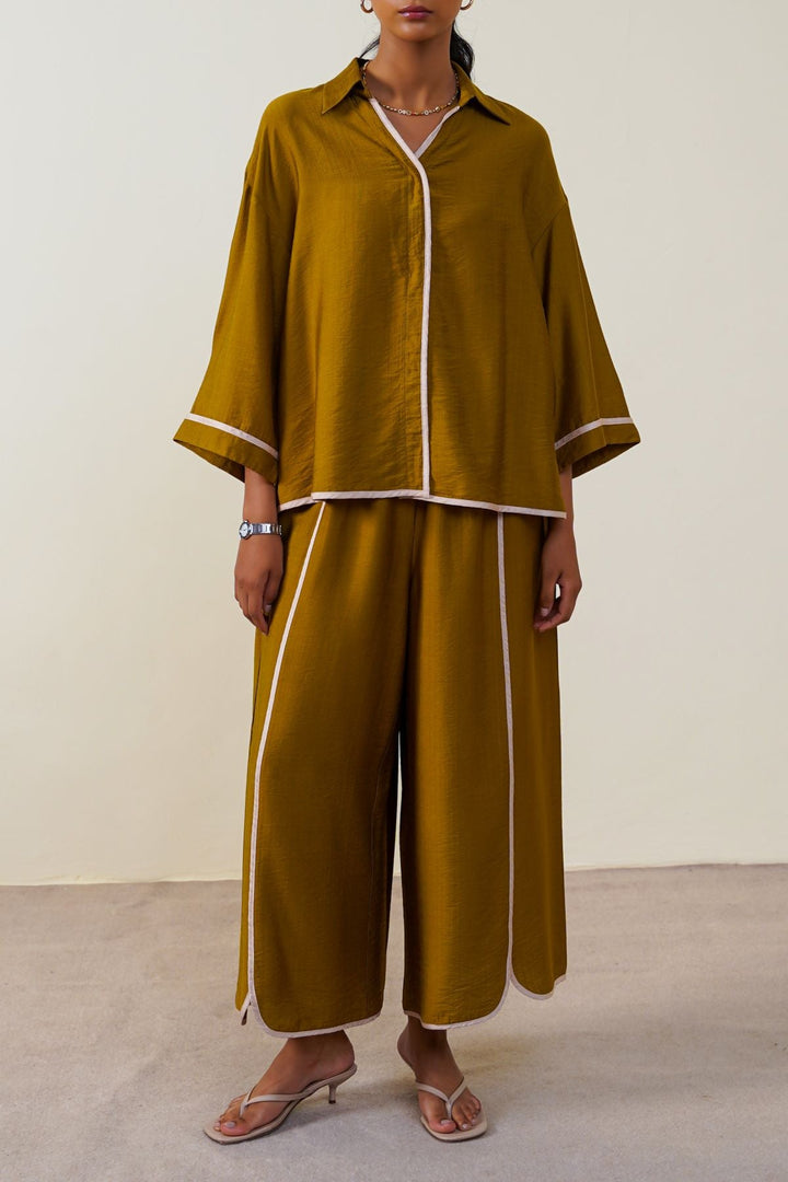 OLIVE CLOVER SILKY BLOUSE