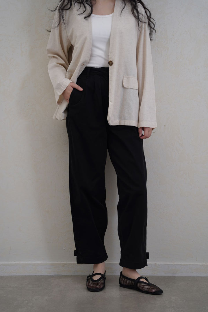 BLACK MOM  STRAIGHT PANTS