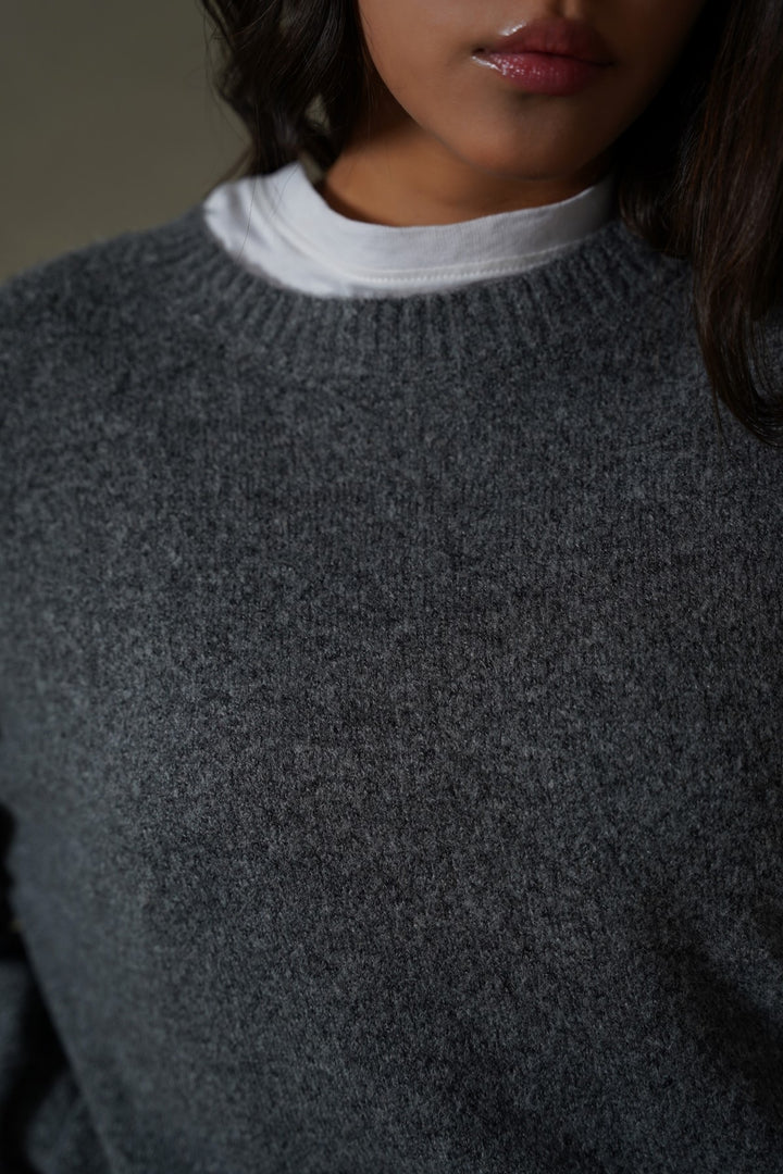 FINE KNIT SWEATER