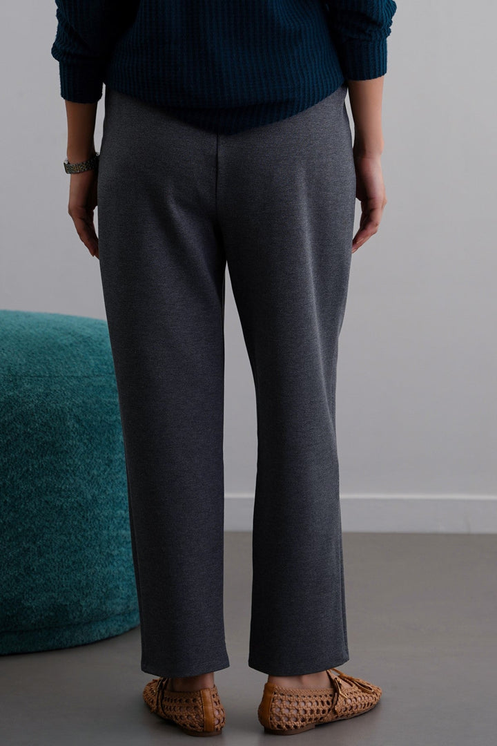 GREY STRETCHY PLEATED TROUSERS