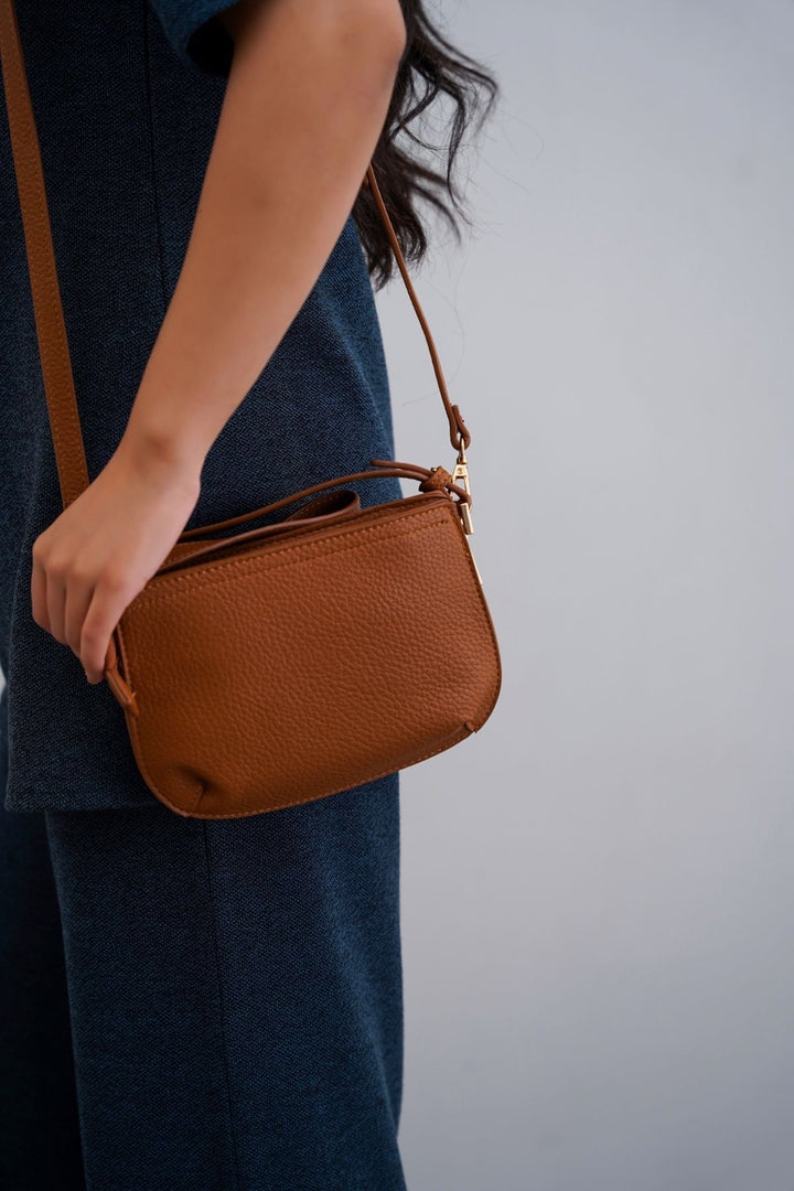 TAN BUTTER CROSSBODY BAG