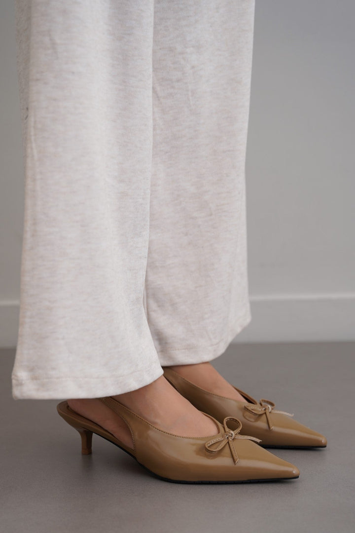 KHAKI BOW CHARM HEELS