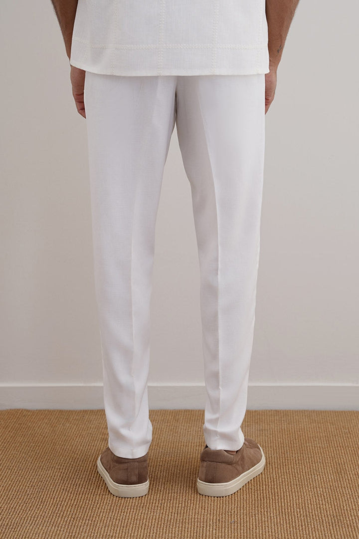 WHITE TAPERED PANTS