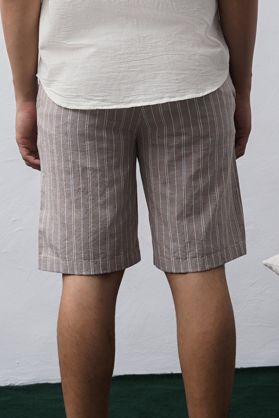 BEIGE STRIPED SHORTS WITH LINEN