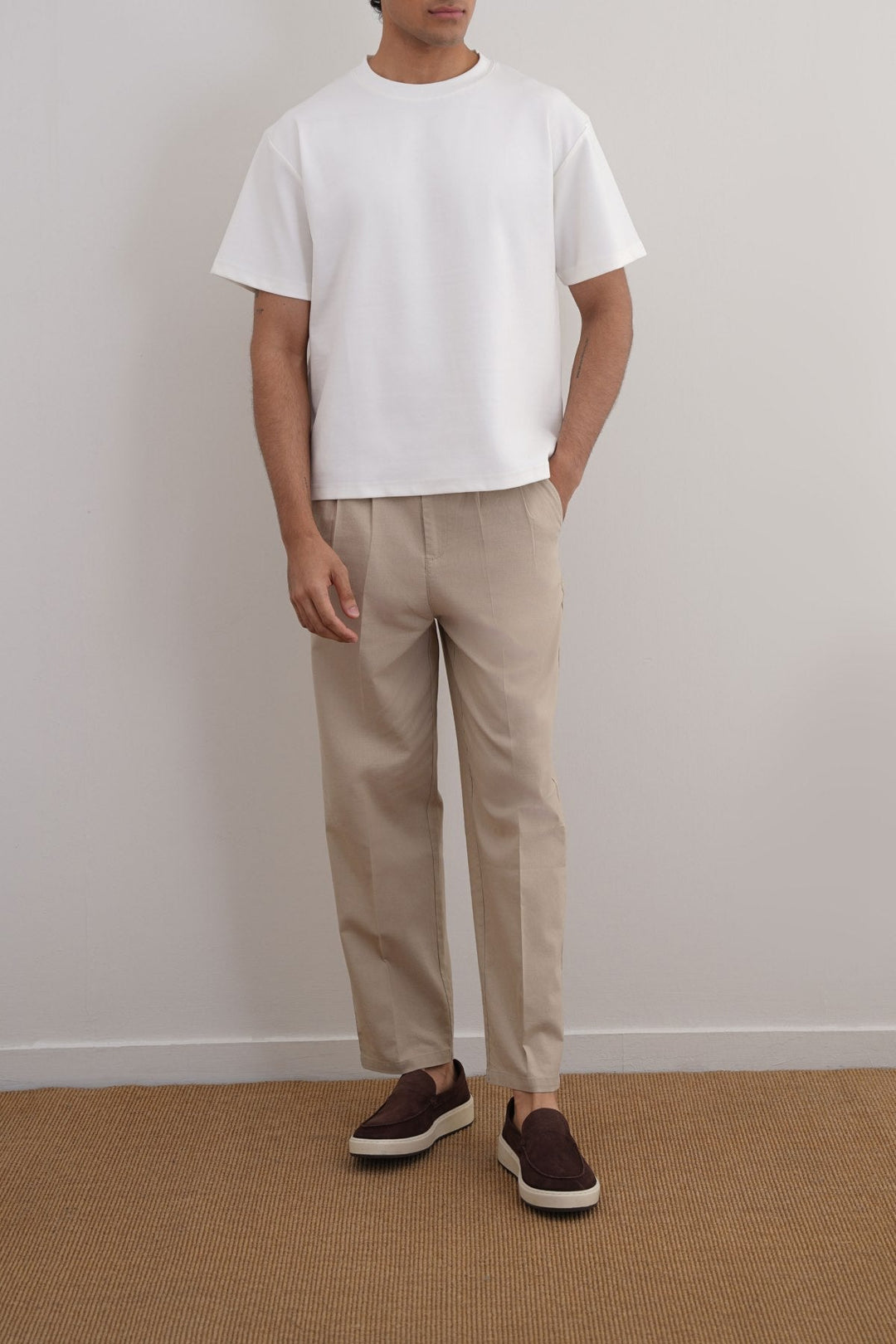 WHITE TEXTURED KNITTED CREW