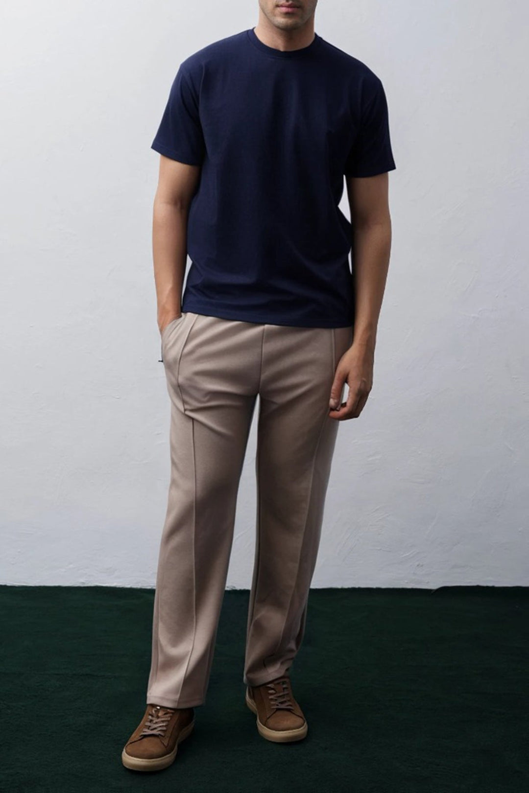 NAVY CREW-NECK TEE
