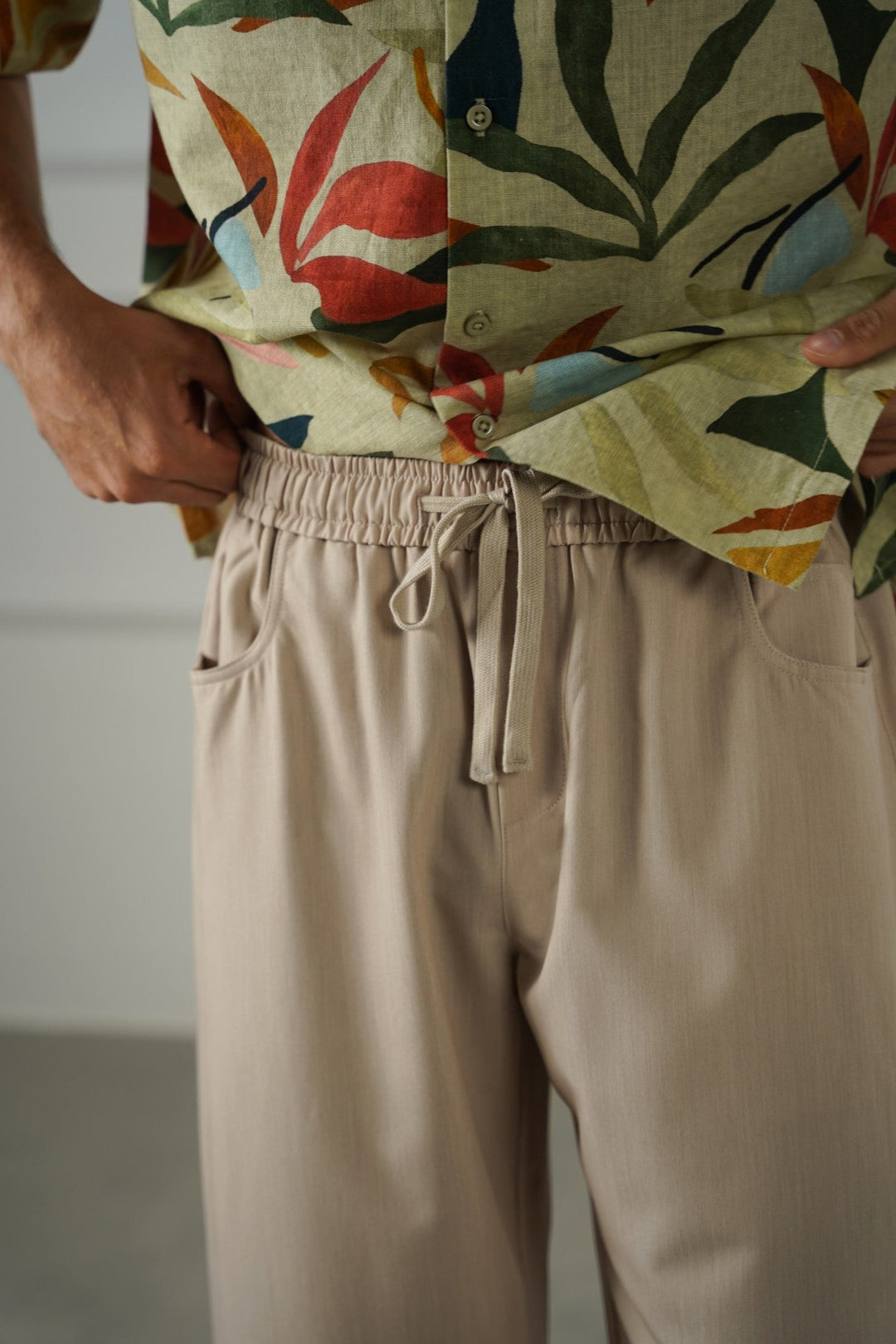 BEIGE TROPICAL FLOWY PANTS