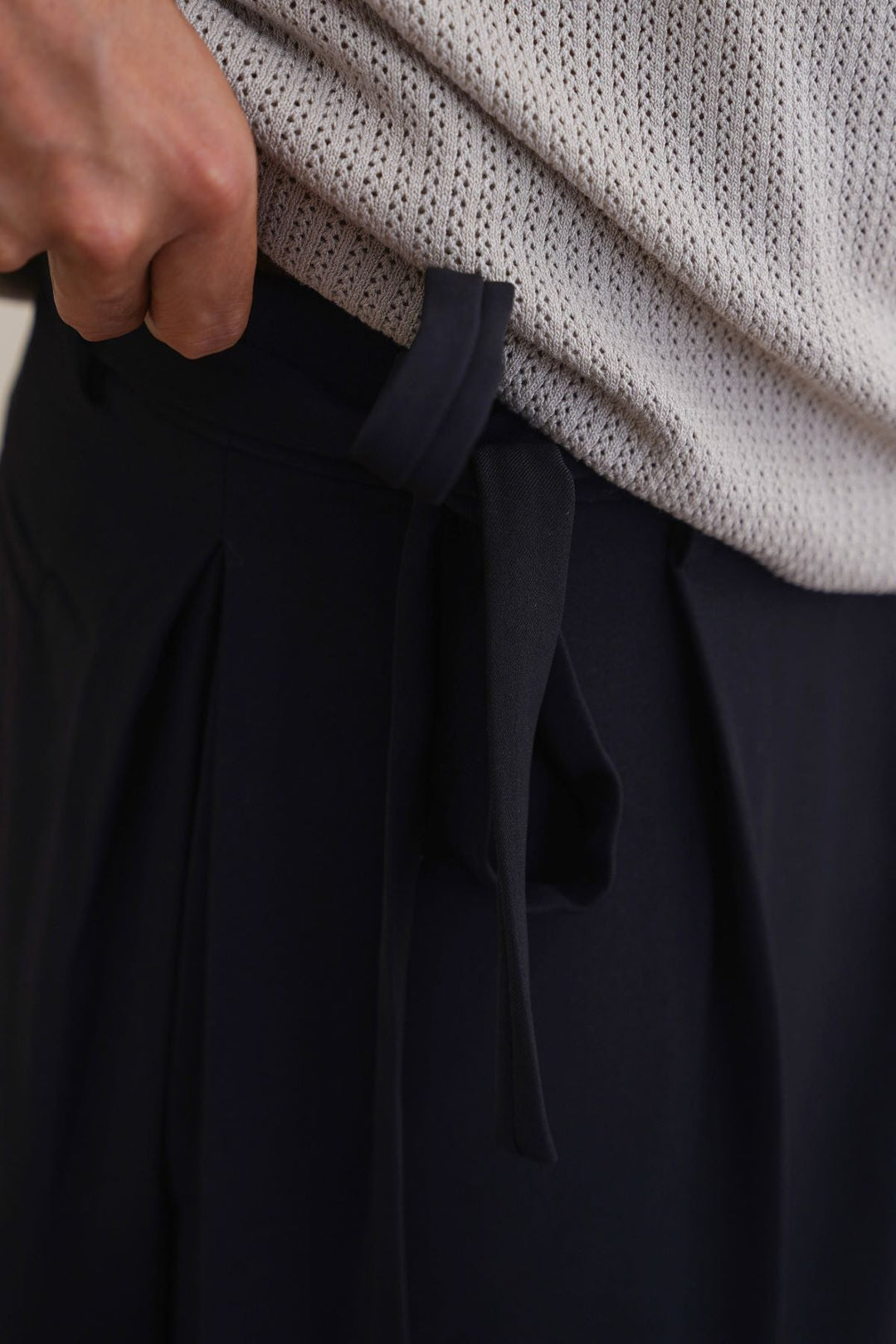 BLACK TIE UP SLOUCHY PANTS