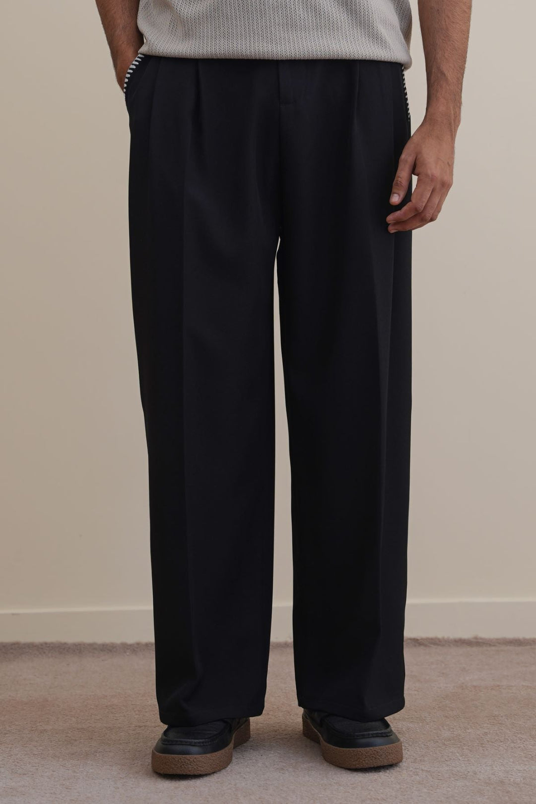 BLACK STITCH DETAIL TAILORED PANTS