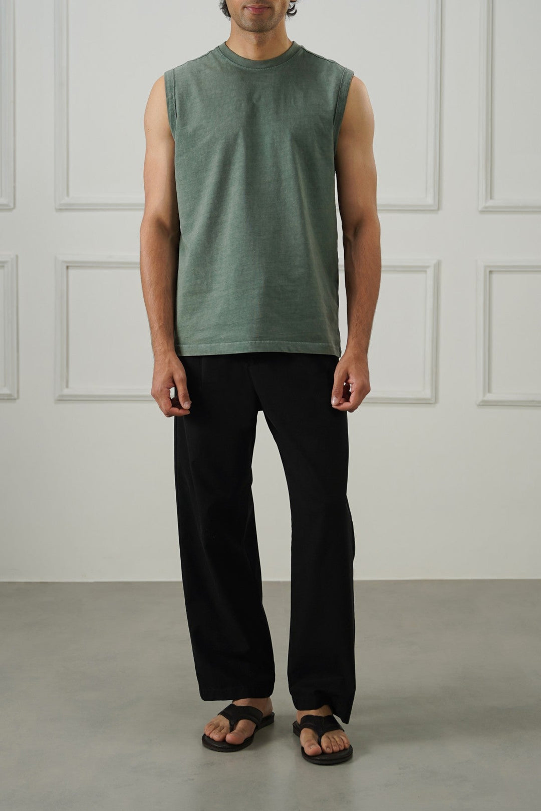 BLACK EASY PLEATED PANTS
