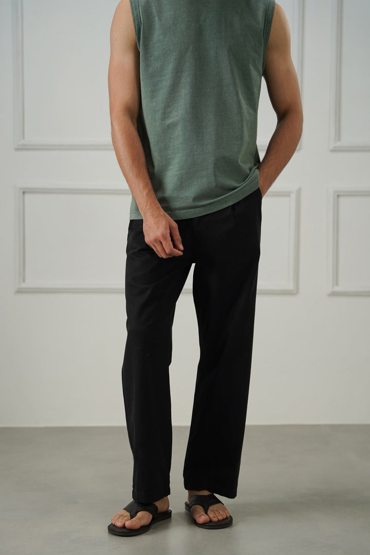 BLACK EASY PLEATED PANTS