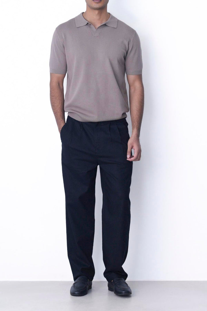 BLACK RELAXED FIT PLEATED PANTS