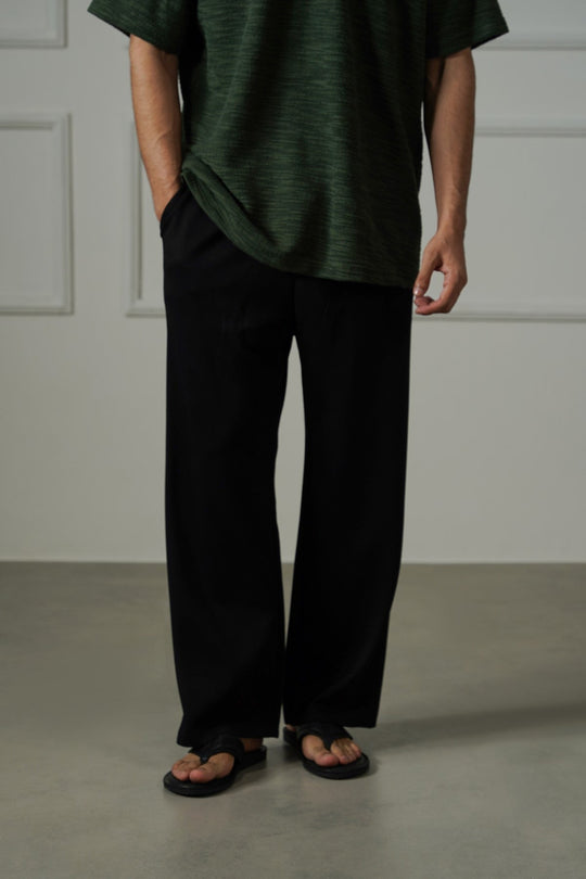 BLACK COMFORT STRAIGHT PANTS