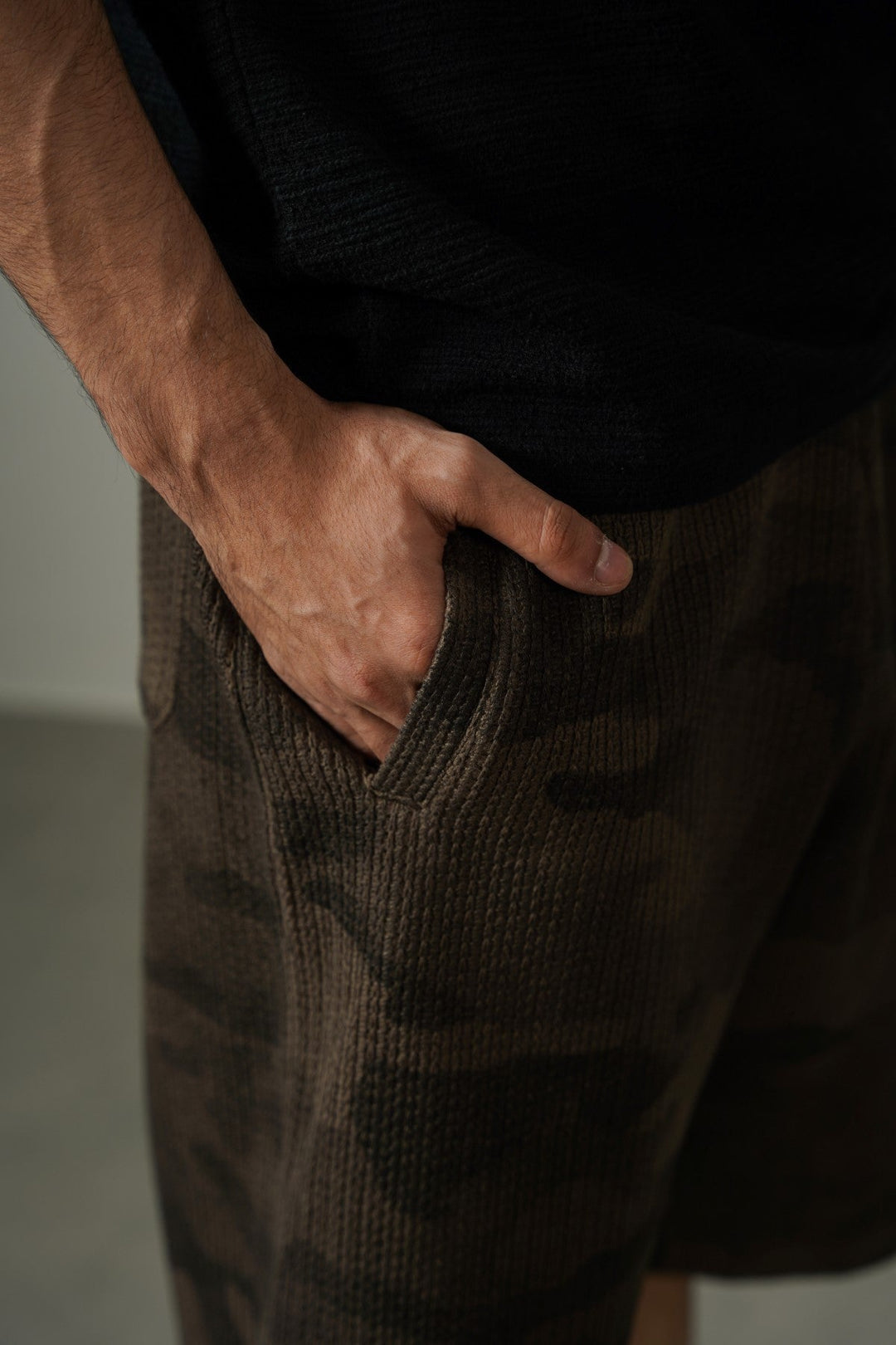 COFFEE CAMO TEXTURED SHORTS