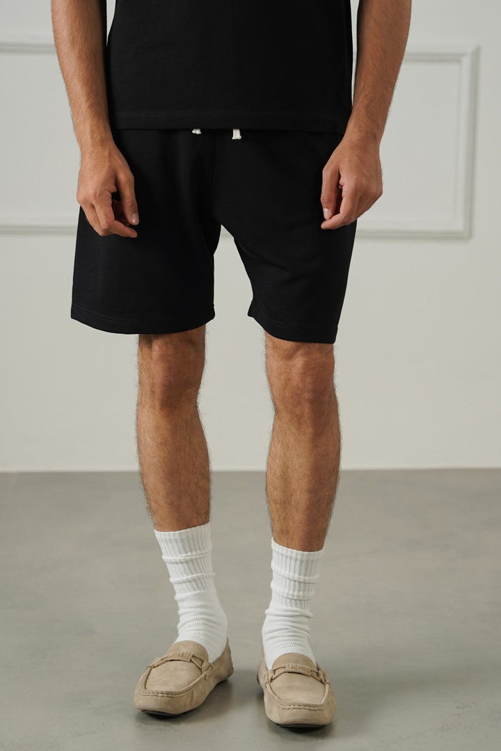 BLACK RELAXED SHORTS