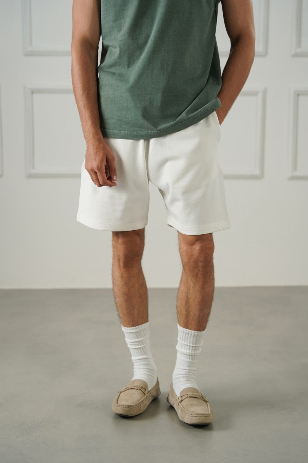 WHITE RELAXED SHORTS