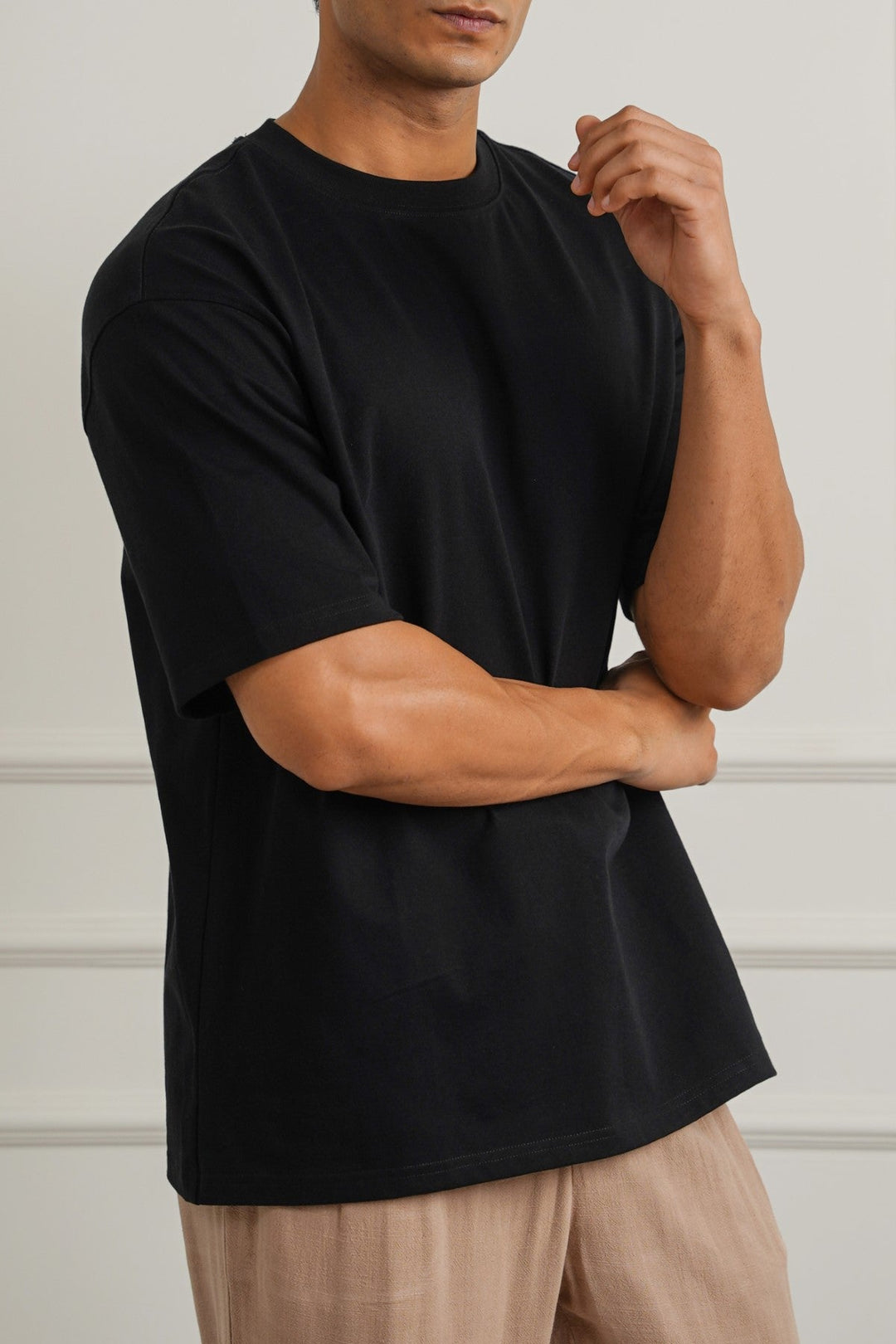 BLACK EVERYDAY COMFORT TEE