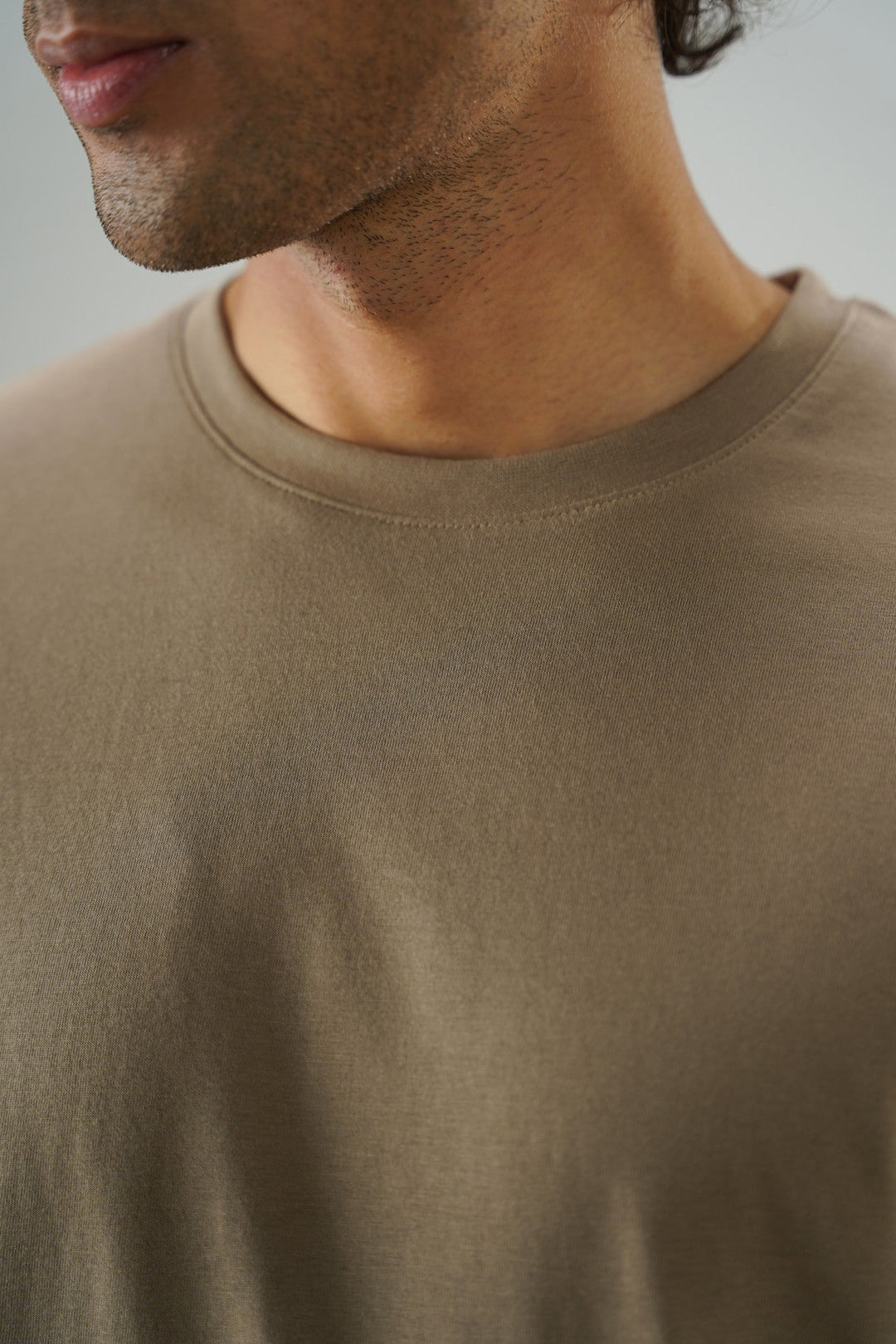 KHAKI EVERYDAY COMFORT TEE