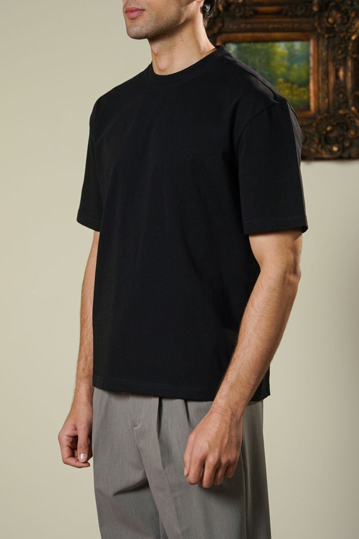 BLACK ESSENTIAL TEE