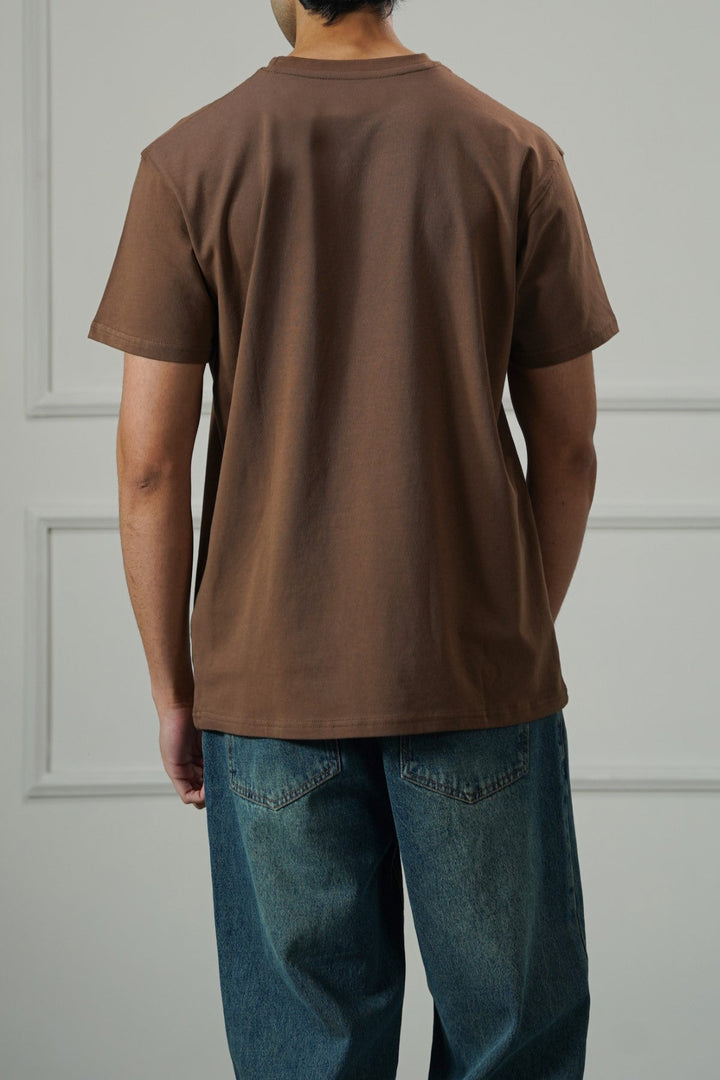 BROWN ESSENTIAL CREW NECK TEE