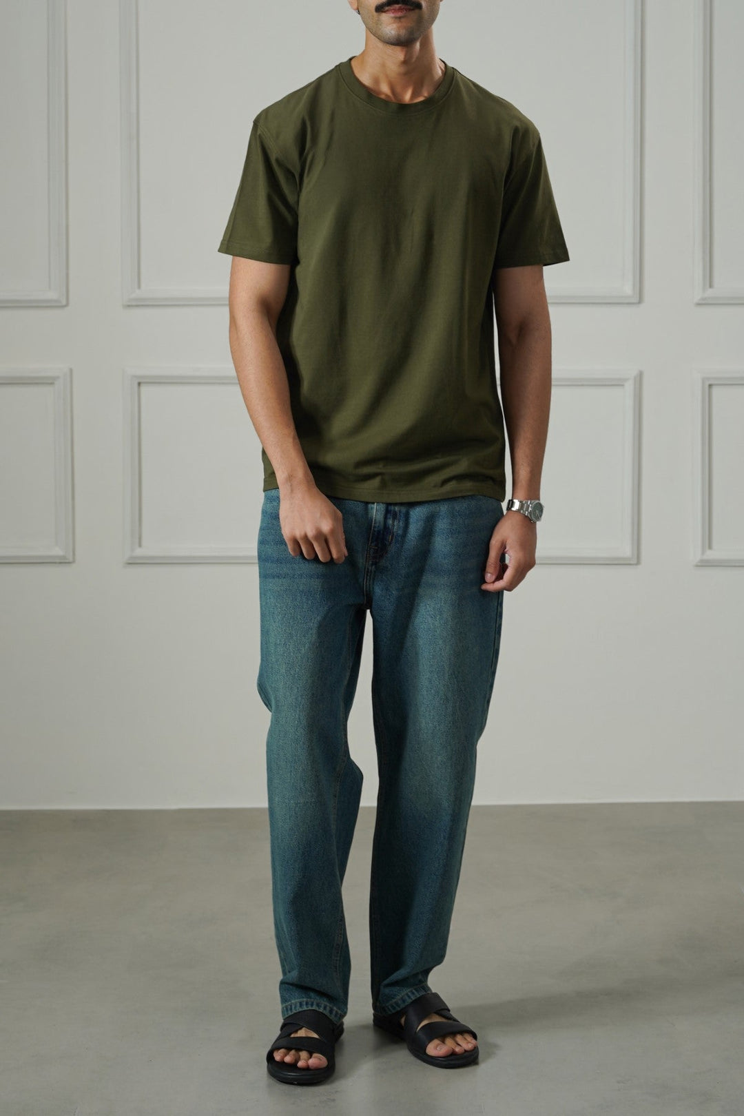DARK OLIVE ESSENTIAL CREW NECK TEE