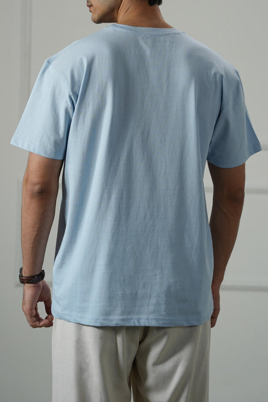 LIGHT BLUE ESSENTIAL CREW NECK TEE