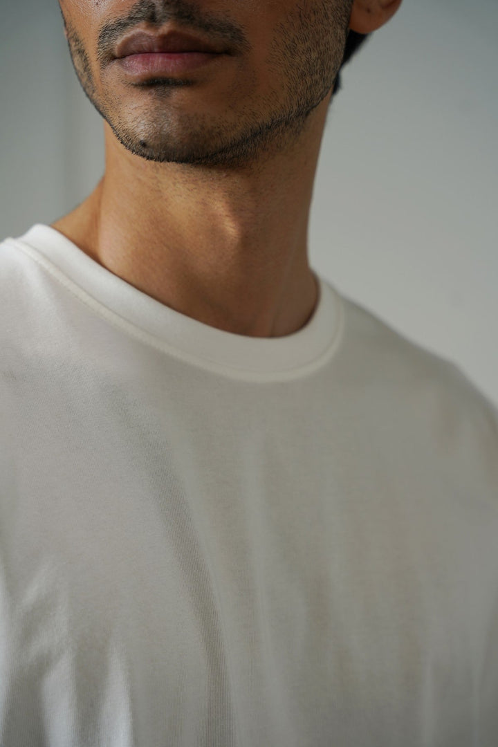 WHITE ESSENTIAL CREW NECK TEE