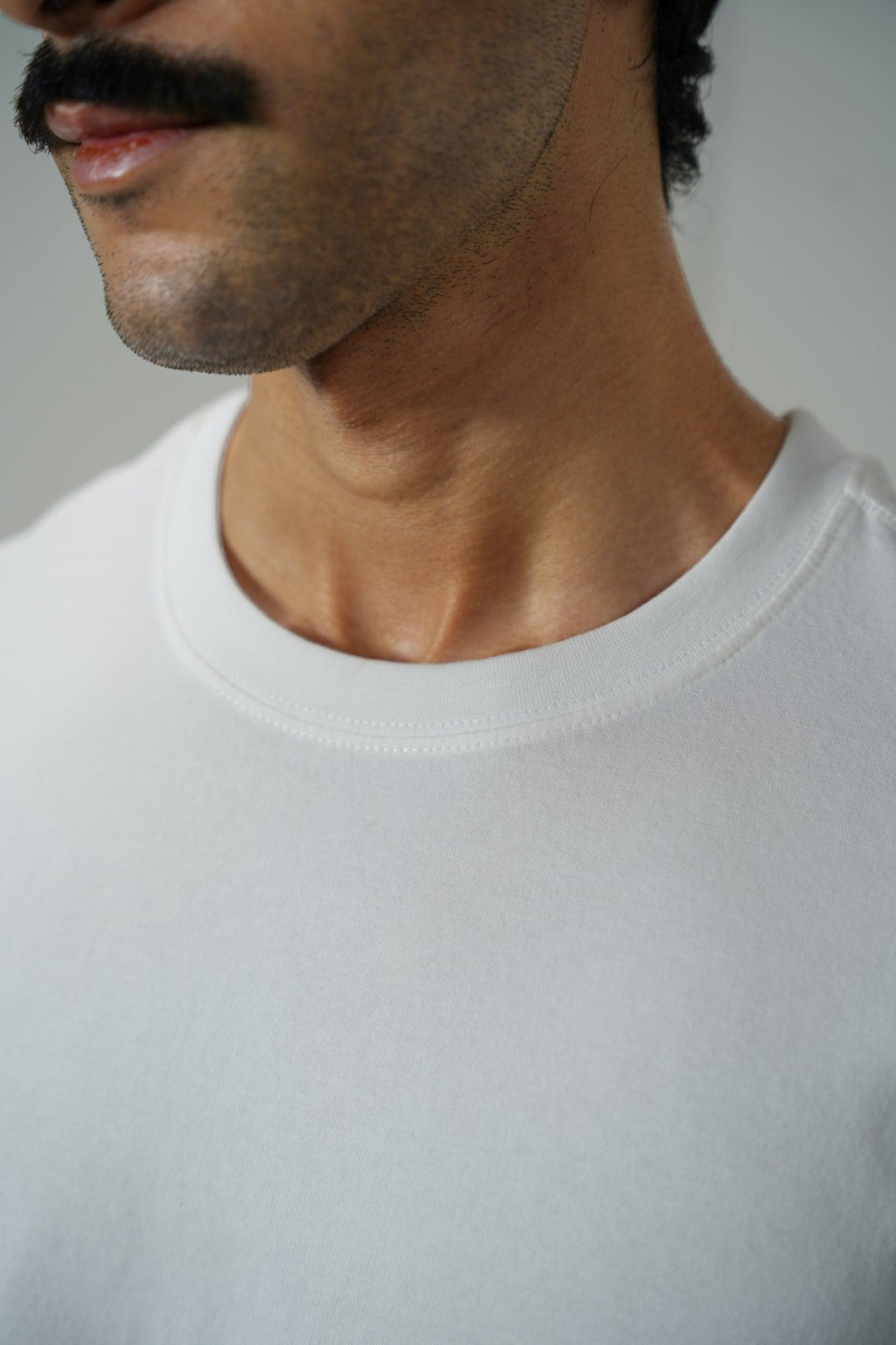 WHITE SLIMFIT TEE