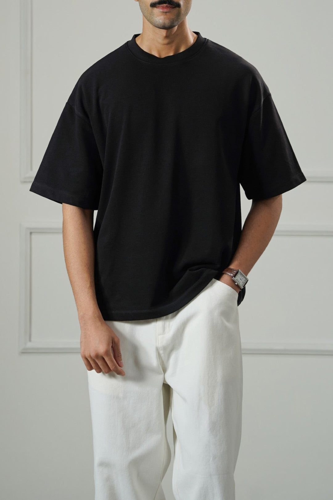 BLACK BASIC RIBBED TEE