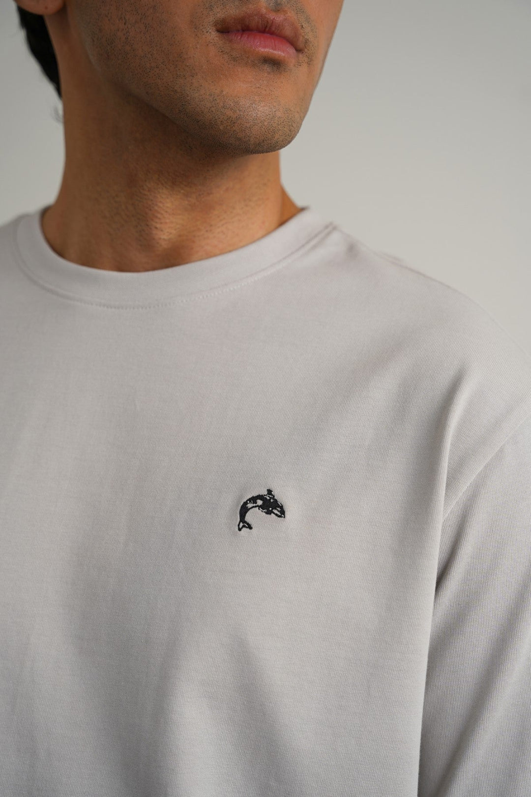 LIGHT GREY DOLPHIN TEE
