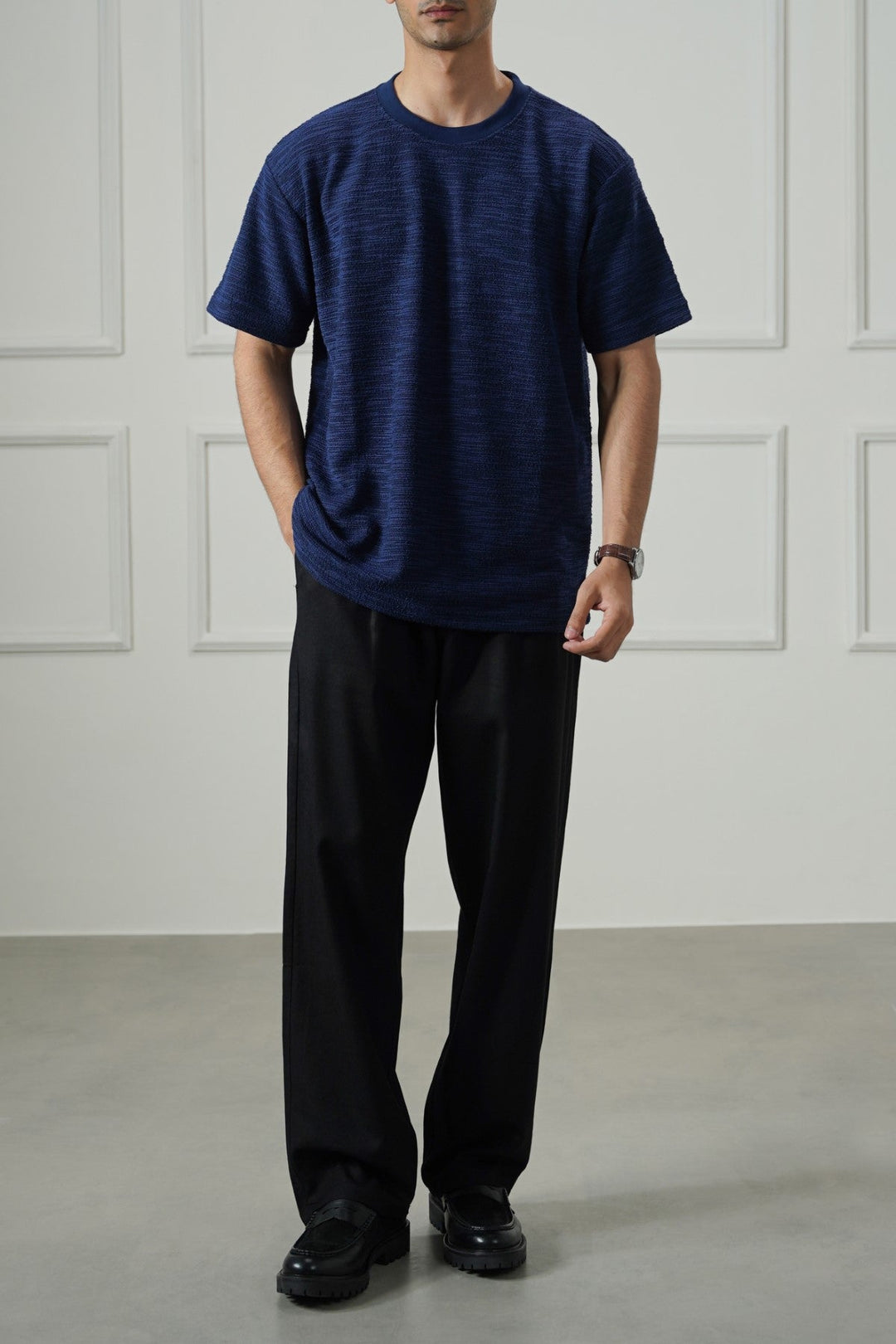 NAVY BUCKLE TEE