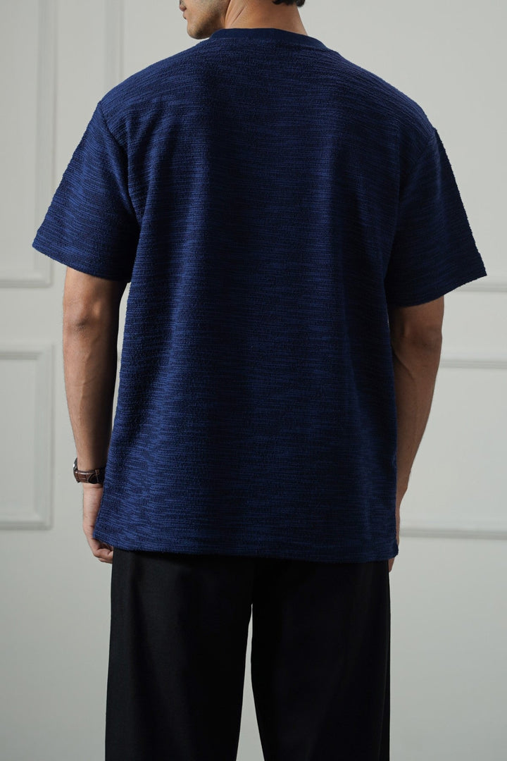 NAVY BUCKLE TEE