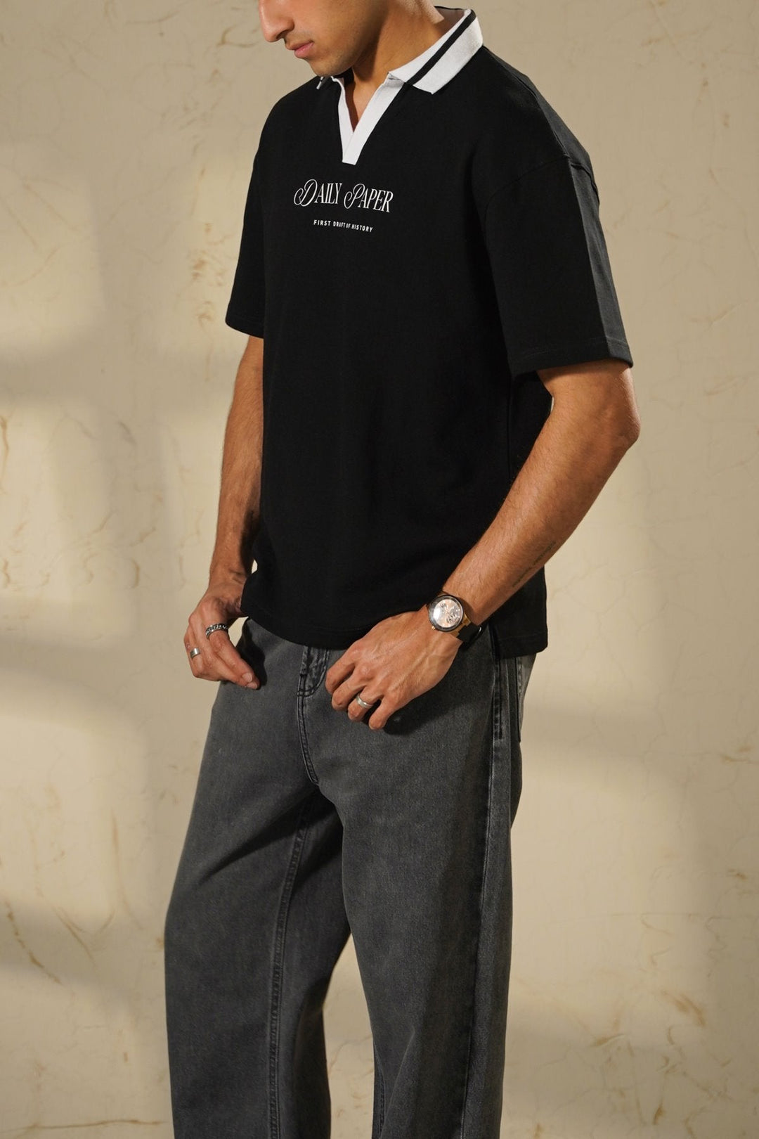 BLACK PRINTED POLO TEE