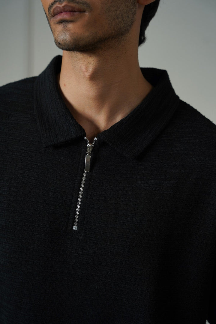 BLACK TEXTURED ZIPPER POLO