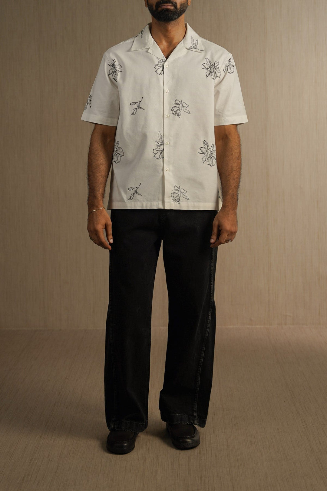 OFF WHITE FLORAL EMBROIDERED SAFARI