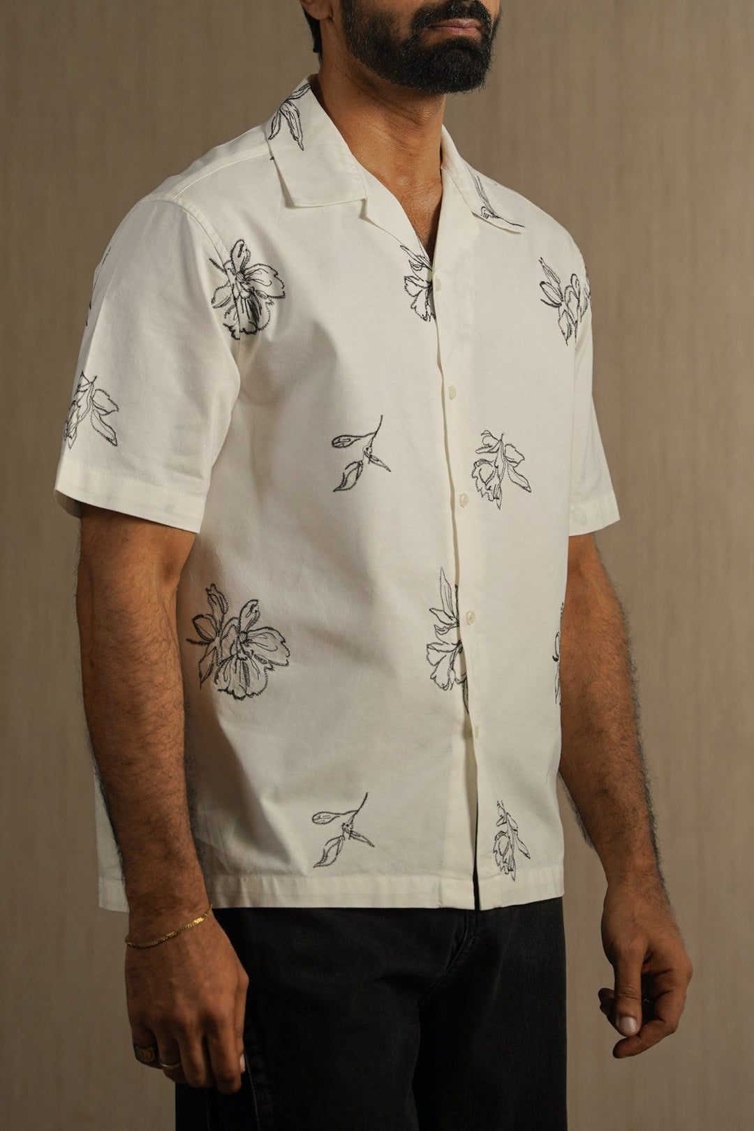 OFF WHITE FLORAL EMBROIDERED SAFARI