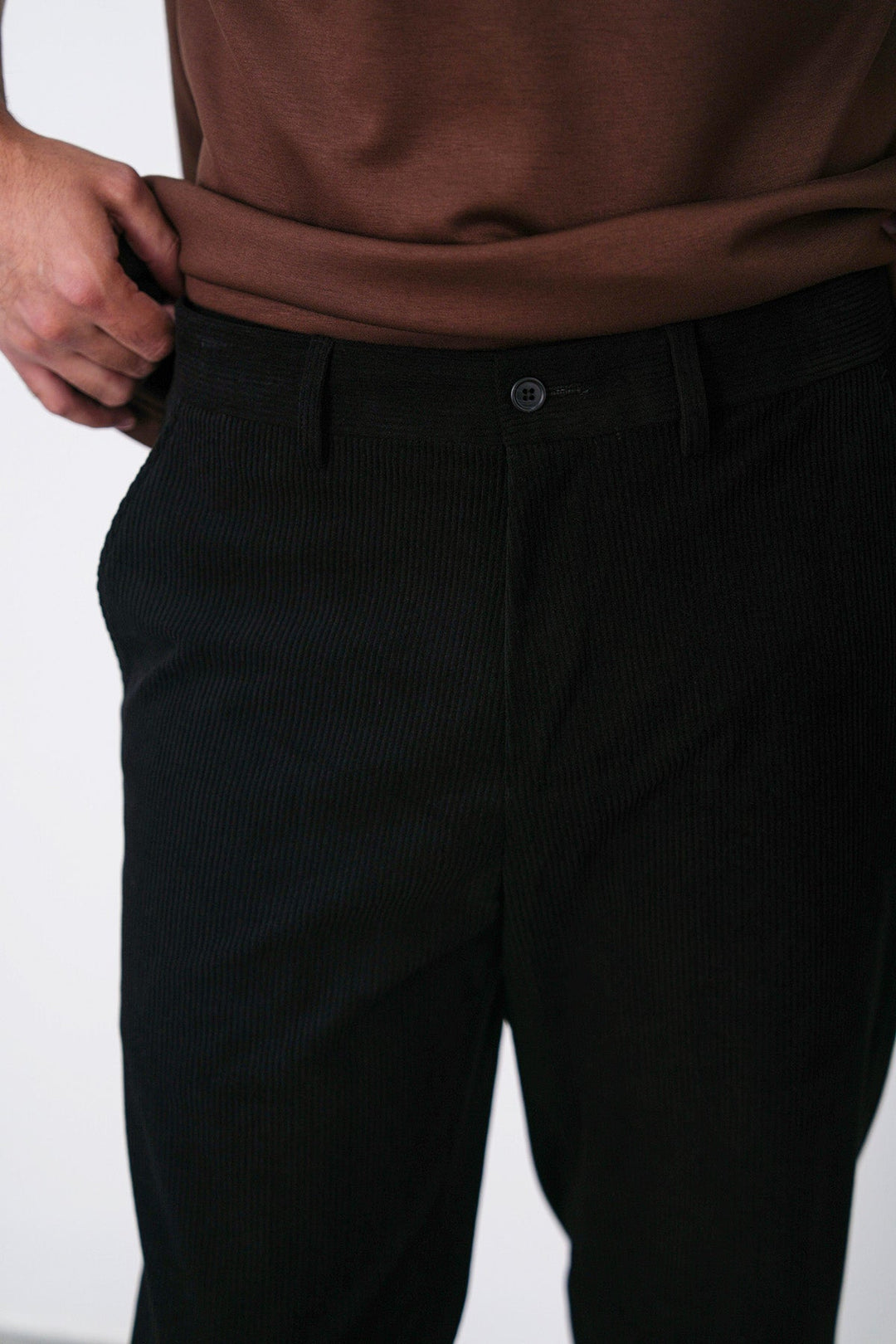 BLACK SLIMFIT CORDUROY PANTS