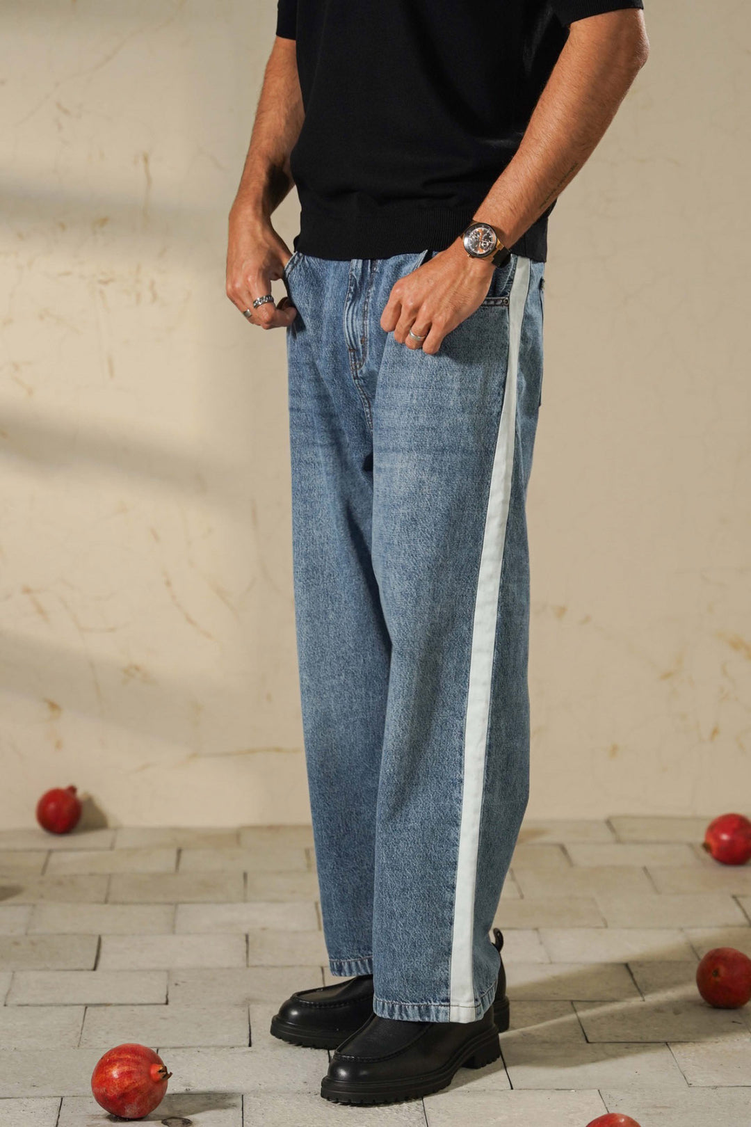 MID BLUE JEANS WITH STRIPE DETAIL