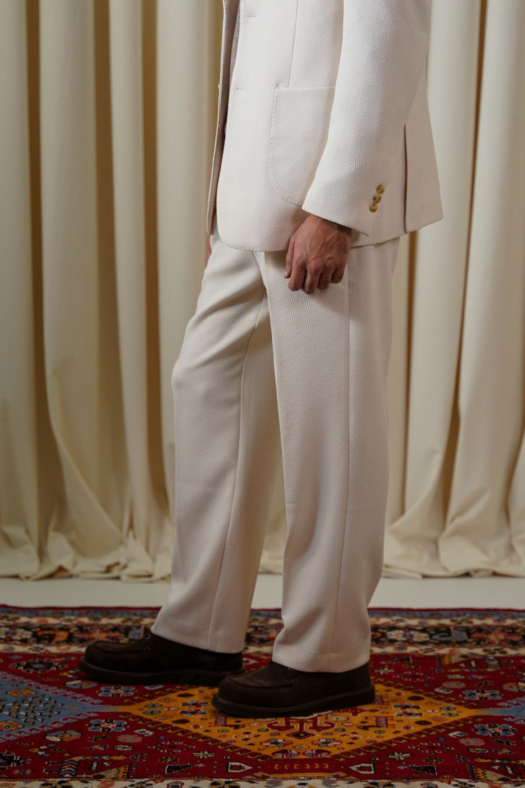 OFF WHITE TEXTURED ADJUSTABLE PANTS