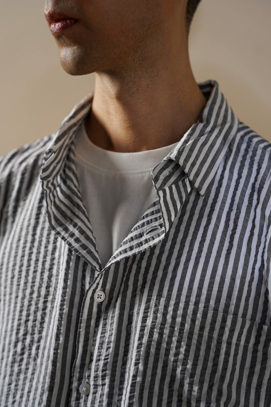 BLACK SEERSUCKER FLOWY SHIRT