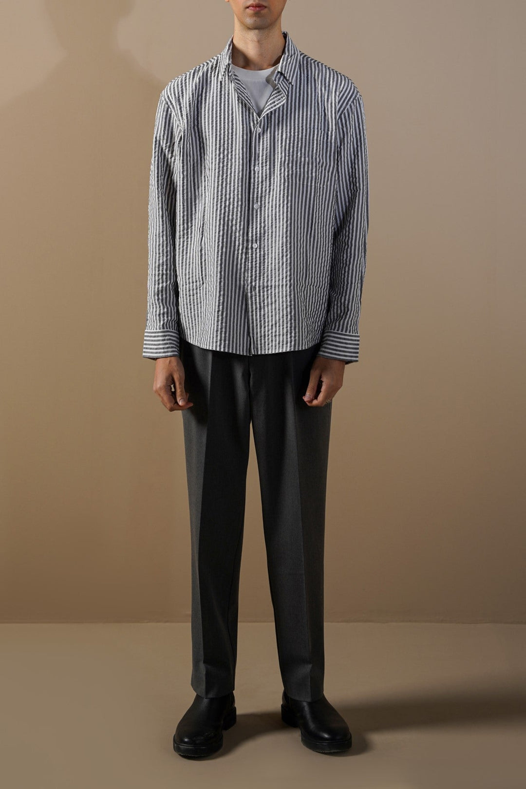 BLACK SEERSUCKER FLOWY SHIRT