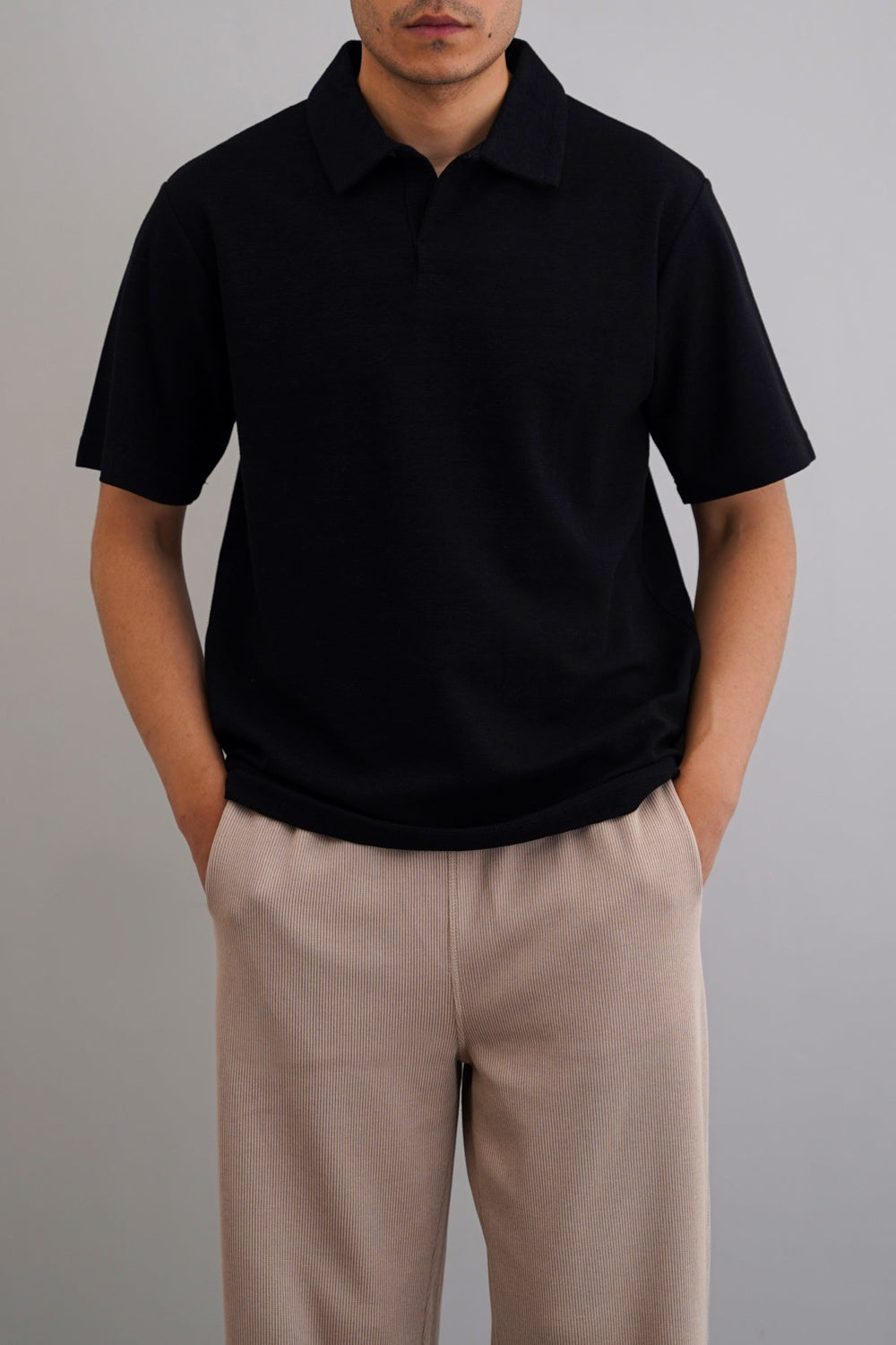 BLACK TEXTURED ESSENTIAL POLO