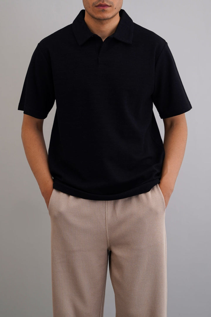 BLACK TEXTURED ESSENTIAL POLO