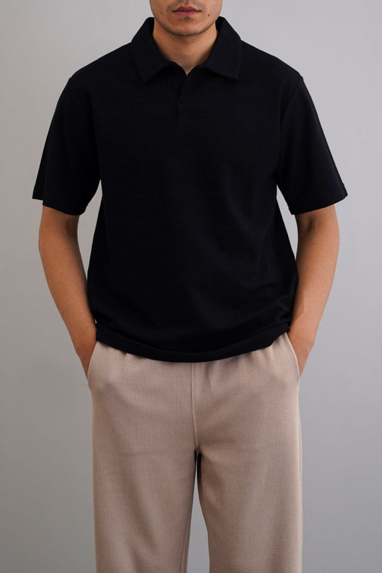 BLACK TEXTURED ESSENTIAL POLO