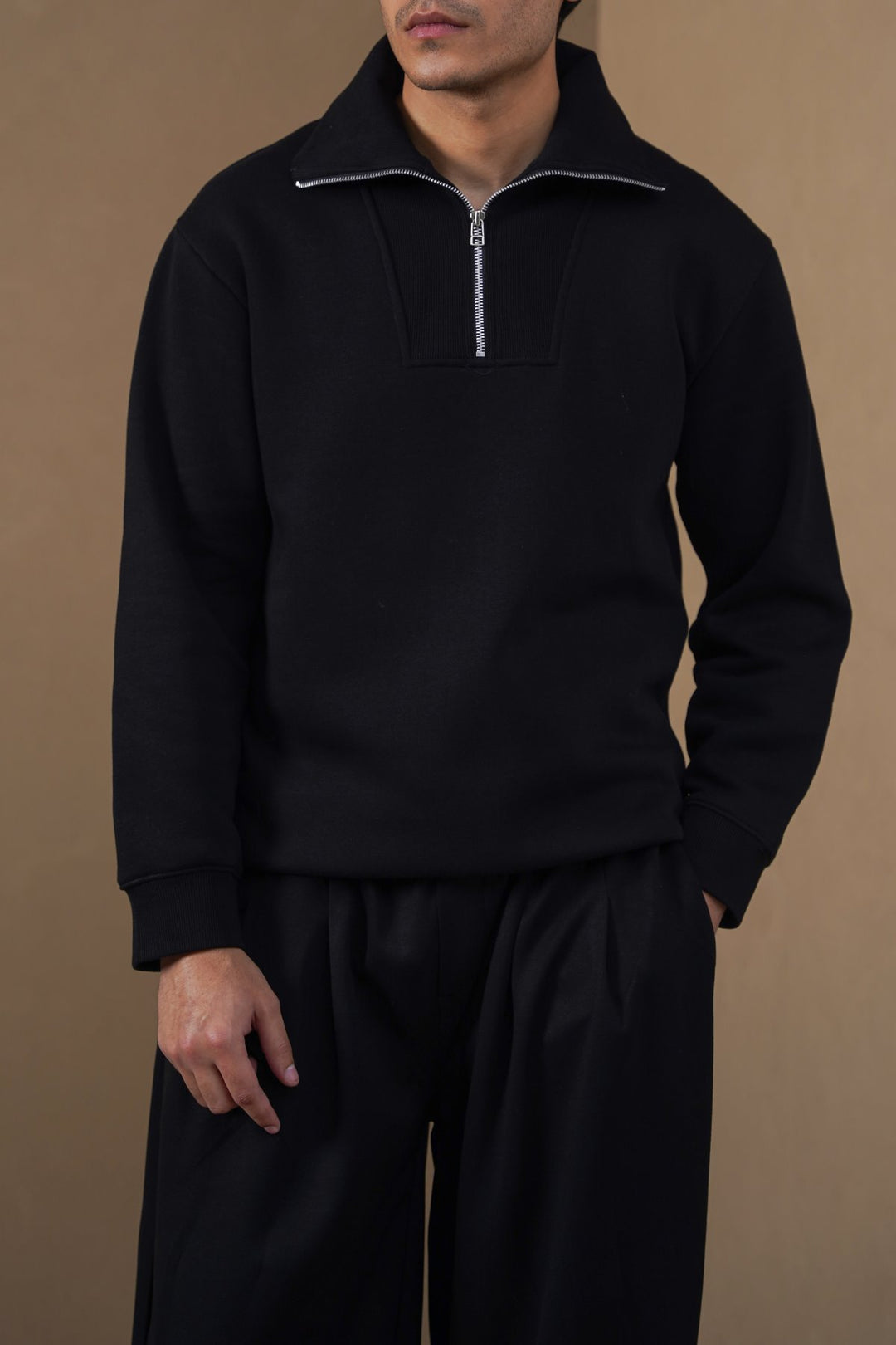 BLACK FIELD DAY SWEATSHIRT